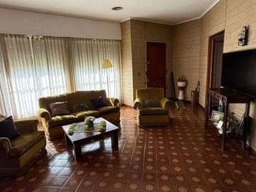 VENTA CASA 4 AMBIENTES VILLA SARMIENTO