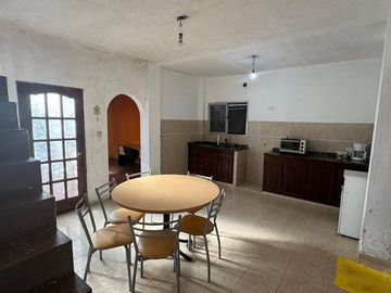 VENTA CASA 4 AMBIENTES CON GALPON SAN MARTÍN