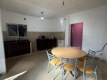 VENTA CASA 4 AMBIENTES CON GALPON SAN MARTÍN