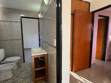 VENTA CASA 4 AMBIENTES CON GALPON SAN MARTÍN