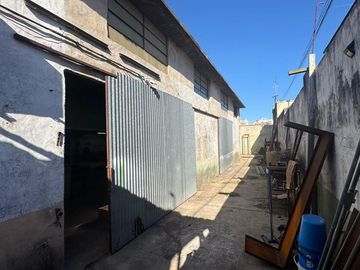 VENTA CASA 4 AMBIENTES CON GALPON SAN MARTÍN