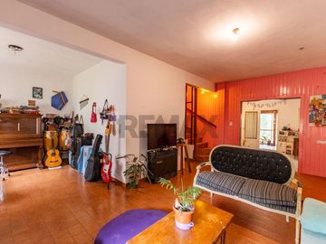 VENTA CASA 4 AMBIENTES CON PATIO PILETA Y GARAGE