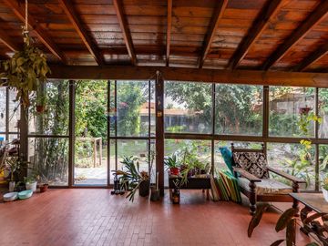 VENTA CASA 4 AMBIENTES CON PATIO PILETA Y GARAGE