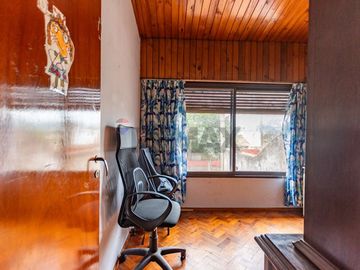 VENTA CASA 4 AMBIENTES CON PATIO PILETA Y GARAGE