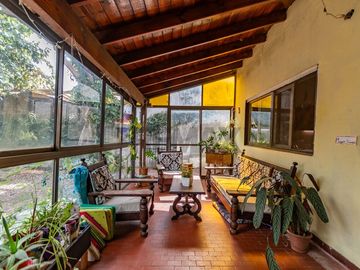 VENTA CASA 4 AMBIENTES CON PATIO PILETA Y GARAGE