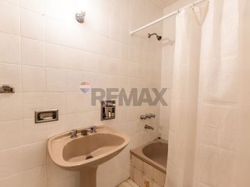 VENTA CASA 4 AMBIENTES CON PATIO PILETA Y GARAGE