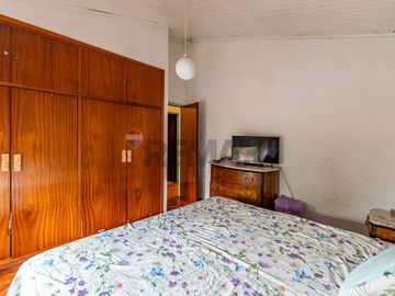 VENTA CASA 4 AMBIENTES CON PATIO PILETA Y GARAGE