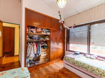 VENTA CASA 4 AMBIENTES CON PATIO PILETA Y GARAGE