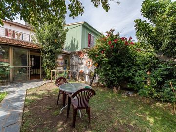 VENTA CASA 4 AMBIENTES CON PATIO PILETA Y GARAGE