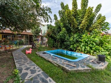 VENTA CASA 4 AMBIENTES CON PATIO PILETA Y GARAGE