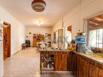 VENTA CASA 4 AMBIENTES CON PATIO PILETA Y GARAGE