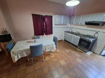 VENTA CASA 3 AMBIENTES COCHERA MAS DEPARTAMENTO