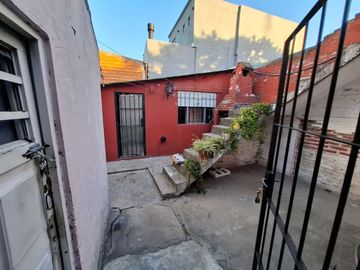 VENTA CASA 3 AMBIENTES COCHERA MAS DEPARTAMENTO