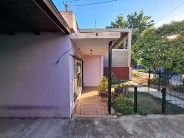 VENTA CASA 3 AMBIENTES COCHERA MAS DEPARTAMENTO