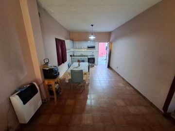 VENTA CASA 3 AMBIENTES COCHERA MAS DEPARTAMENTO