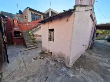 VENTA CASA 3 AMBIENTES COCHERA MAS DEPARTAMENTO