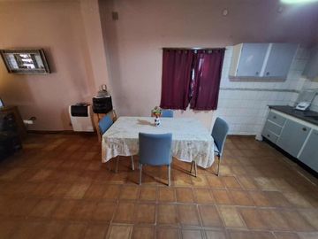 VENTA CASA 3 AMBIENTES COCHERA MAS DEPARTAMENTO