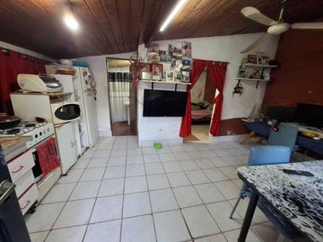VENTA CASA 3 AMBIENTES COCHERA MAS DEPARTAMENTO