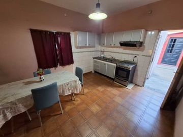 VENTA CASA 3 AMBIENTES COCHERA MAS DEPARTAMENTO