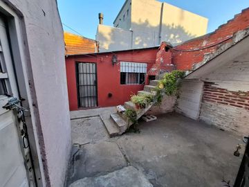 VENTA CASA 3 AMBIENTES COCHERA MAS DEPARTAMENTO