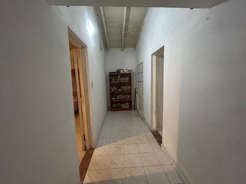 VENTA/ PERMUTA CASA 4 AMB. CON COCHERA - MORENO