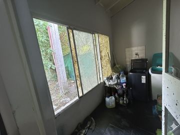 VENTA/ PERMUTA CASA 4 AMB. CON COCHERA - MORENO