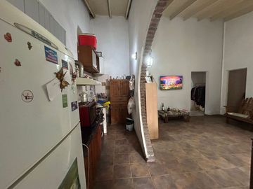 VENTA/ PERMUTA CASA 4 AMB. CON COCHERA - MORENO