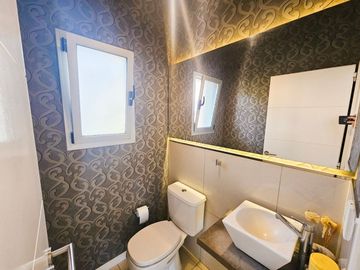 VENTA CASA CON PILETA EN EL CANTON NORTE ESCOBAR