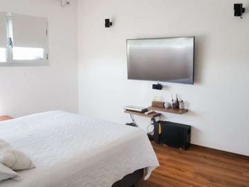 VENTA CASA CON PILETA EN EL CANTON NORTE ESCOBAR