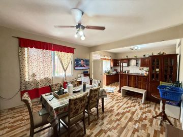 VENTA CASA 5 AMBIENTES SAN MIGUEL CENTRO. PILETA