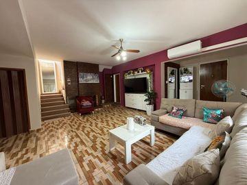 VENTA CASA 5 AMBIENTES SAN MIGUEL CENTRO. PILETA