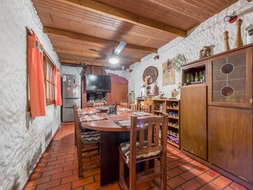 VENTA CASA 3 PISOS CENTRO DE FLORES
