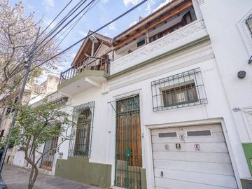 VENTA CASA 3 PISOS CENTRO DE FLORES
