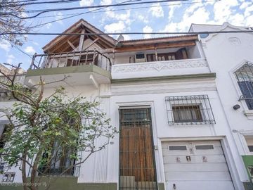 VENTA CASA 3 PISOS CENTRO DE FLORES