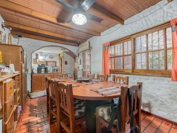 VENTA CASA 3 PISOS CENTRO DE FLORES