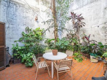 VENTA CASA 3 PISOS CENTRO DE FLORES