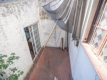 VENTA CASA 3 PISOS CENTRO DE FLORES