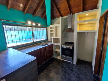 CASA QUINTA 4 AMBIENTES VENTA DERQUI PILAR PILETA