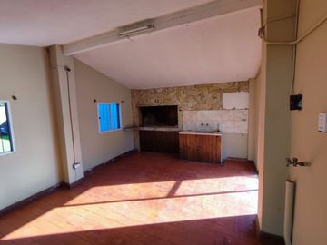 CASA QUINTA 4 AMBIENTES VENTA DERQUI PILAR PILETA