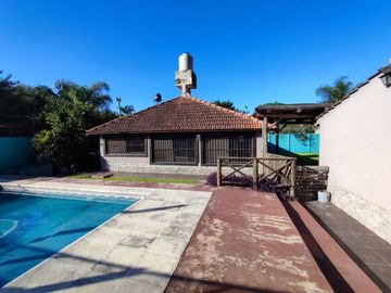 CASA QUINTA 4 AMBIENTES VENTA DERQUI PILAR PILETA