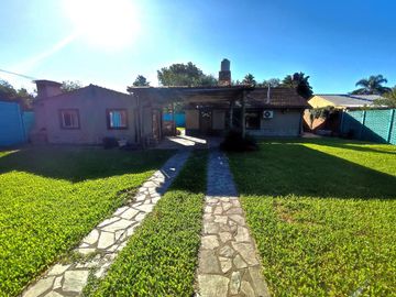 CASA QUINTA 4 AMBIENTES VENTA DERQUI PILAR PILETA