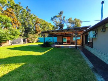 CASA QUINTA 4 AMBIENTES VENTA DERQUI PILAR PILETA