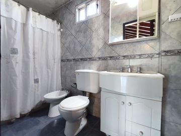 CASA QUINTA 4 AMBIENTES VENTA DERQUI PILAR PILETA