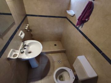 CASA QUINTA 4 AMBIENTES VENTA DERQUI PILAR PILETA