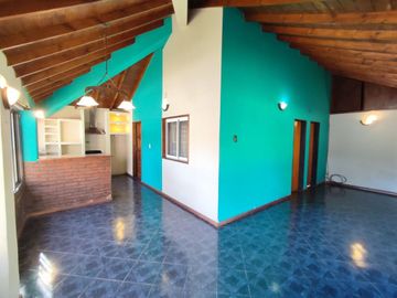CASA QUINTA 4 AMBIENTES VENTA DERQUI PILAR PILETA
