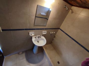 CASA QUINTA 4 AMBIENTES VENTA DERQUI PILAR PILETA