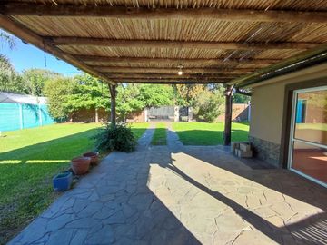 CASA QUINTA 4 AMBIENTES VENTA DERQUI PILAR PILETA