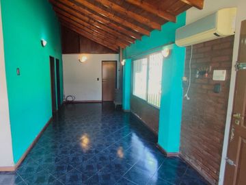 CASA QUINTA 4 AMBIENTES VENTA DERQUI PILAR PILETA