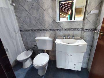 CASA QUINTA 4 AMBIENTES VENTA DERQUI PILAR PILETA