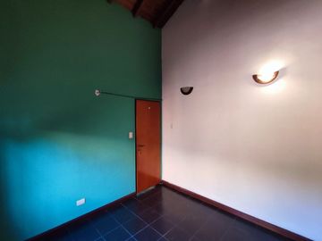 CASA QUINTA 4 AMBIENTES VENTA DERQUI PILAR PILETA